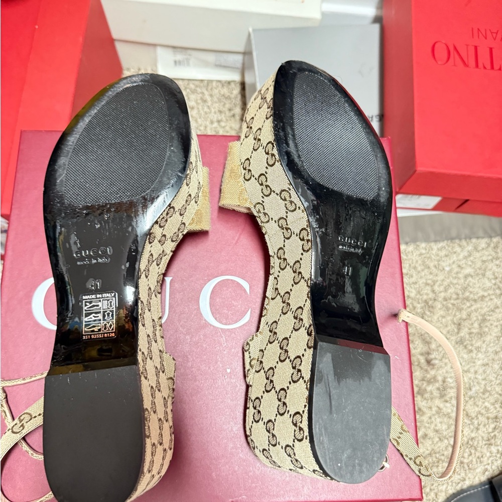 Gucci Cream and Black Heels Collection
